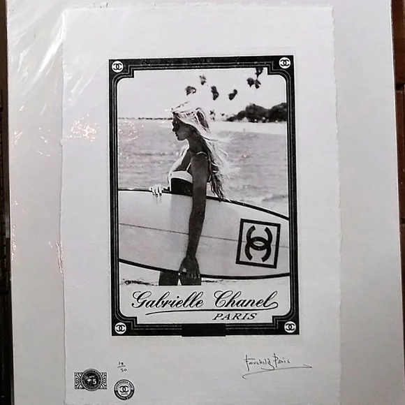 アート・デザイン・音楽 CHANEL 1985-1995 DESIGNERS HISTORY 10 YE CHANEL Surfer Girl Print Signed by Fairchild Paris Art & Decals